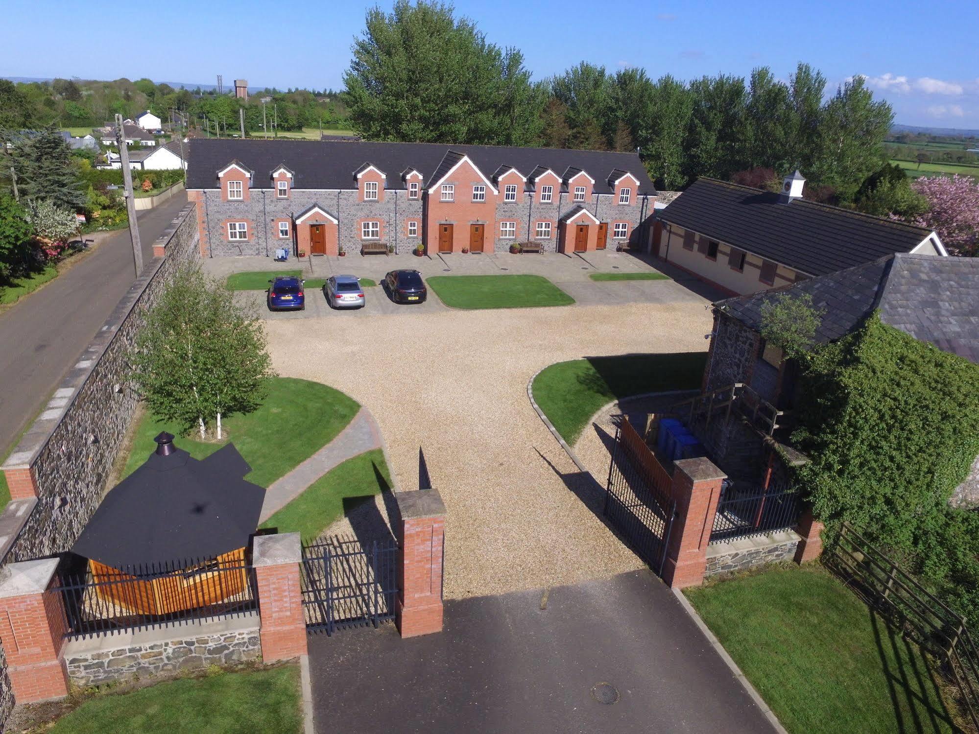 Stable Court Apartments Antrim Exterior foto