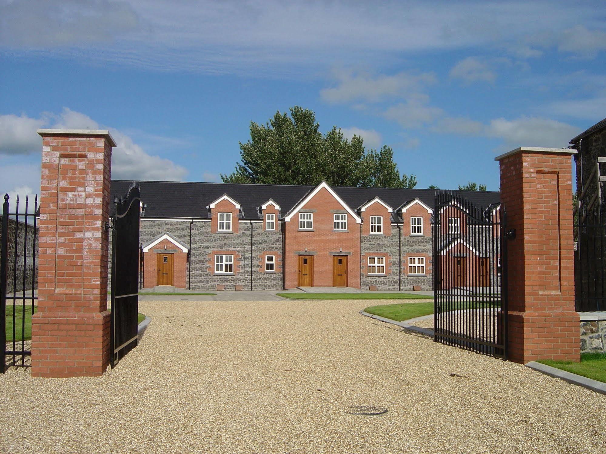 Stable Court Apartments Antrim Exterior foto